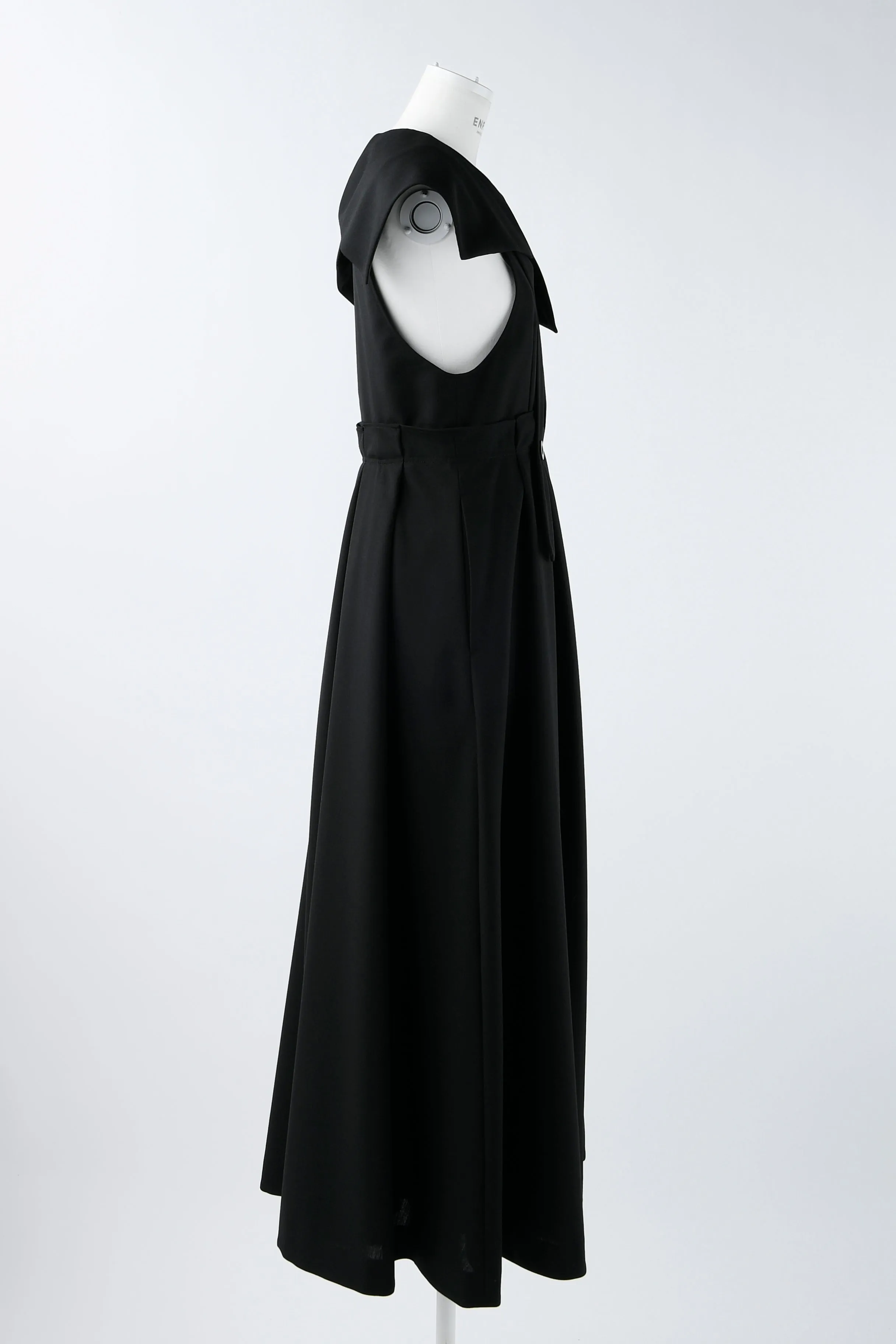 Asymmetry-collar Jumper-skirt (Black)