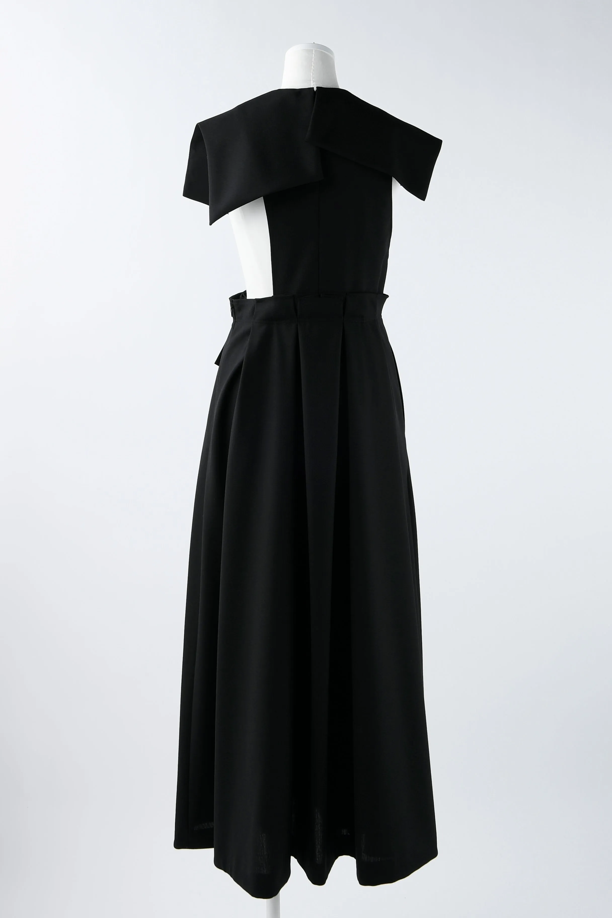 Asymmetry-collar Jumper-skirt (Black)