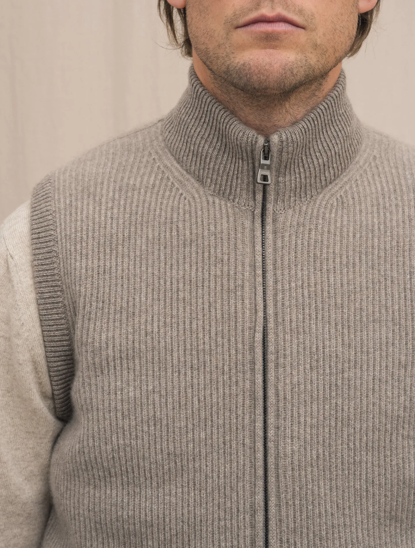 Down Padded Rib Knitted Cashmere Vest Greige